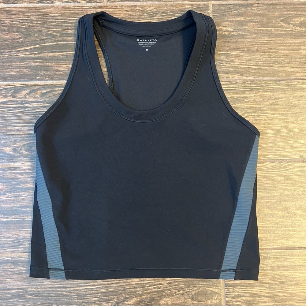 ✨ATHLETA cropped tank - medium